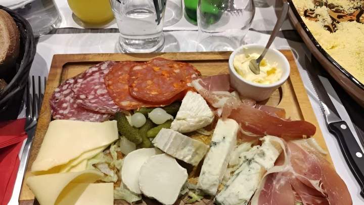 Plateau de charcuteries et de formages, Vincennes